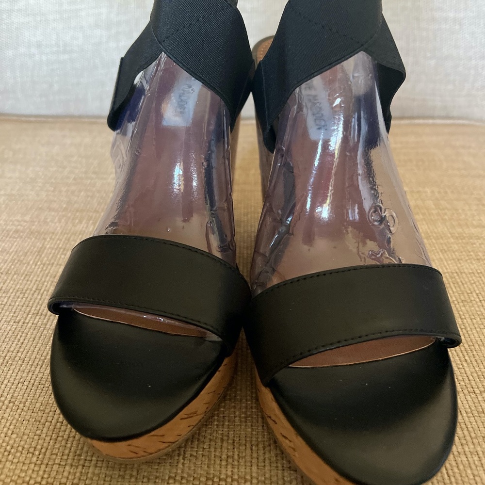 Steve Madden Black Stappy Leather and Elastic wedge sandals Size 8